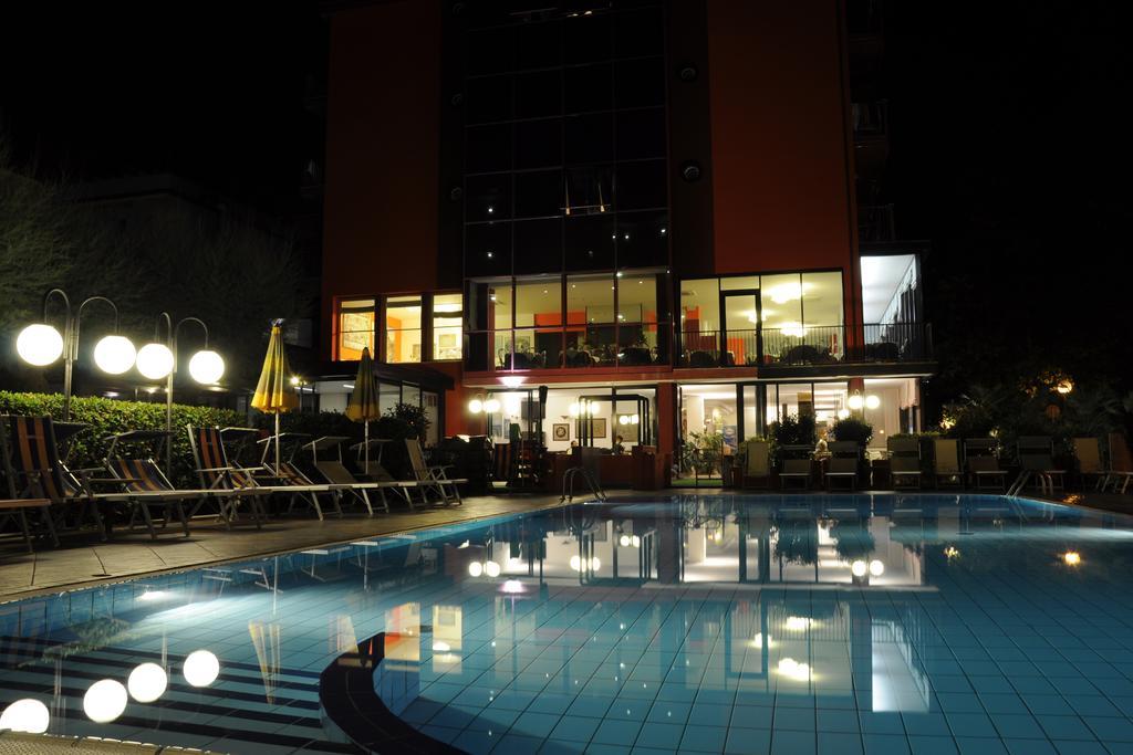 Hotel Prestigio Cesenatico Εξωτερικό φωτογραφία