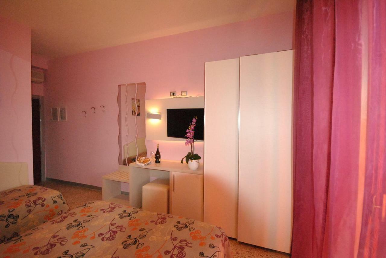 Hotel Prestigio Cesenatico Εξωτερικό φωτογραφία